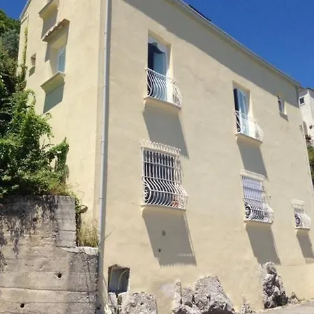 Malu 펜션 스칼라